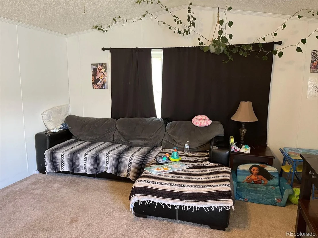 Photo of 916 Maple Dr