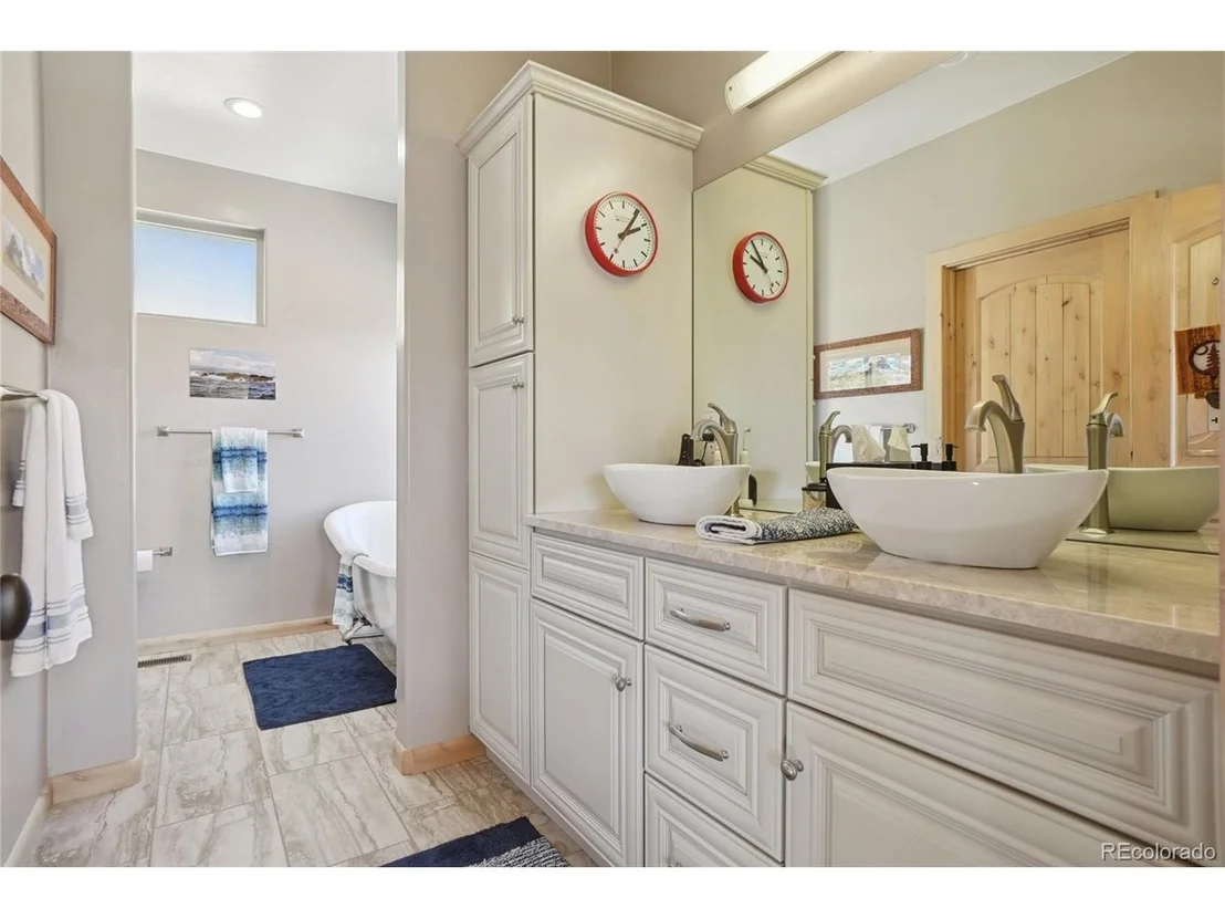 Photo of 884 Pine Hollow Road