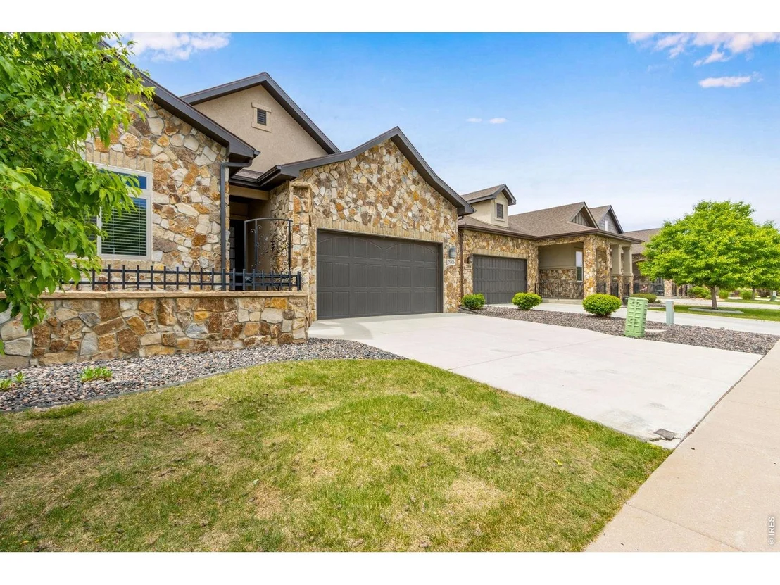 Photo of 2006 Vineyard Dr