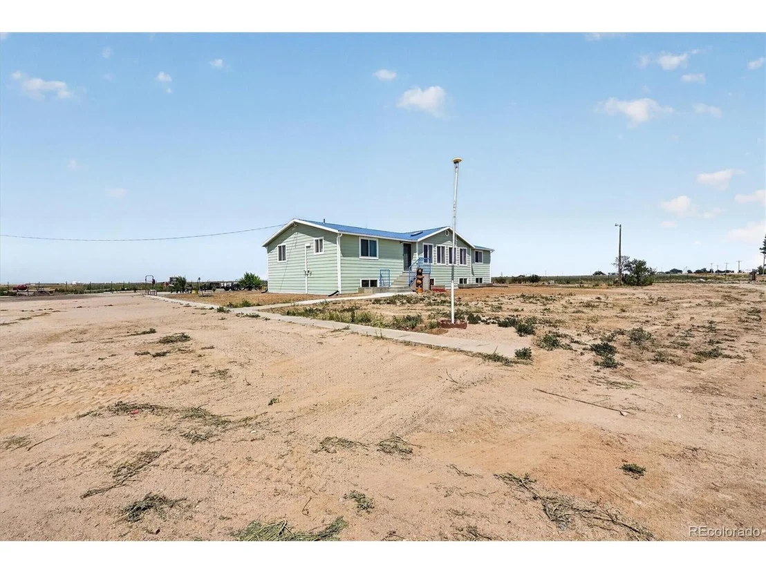 Photo of 32189 County Road 16
