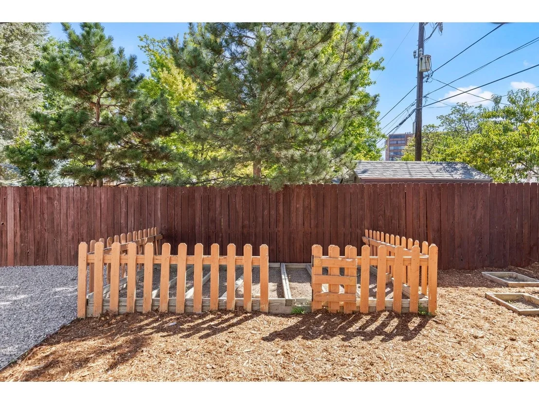 Photo of 2328 Walnut St