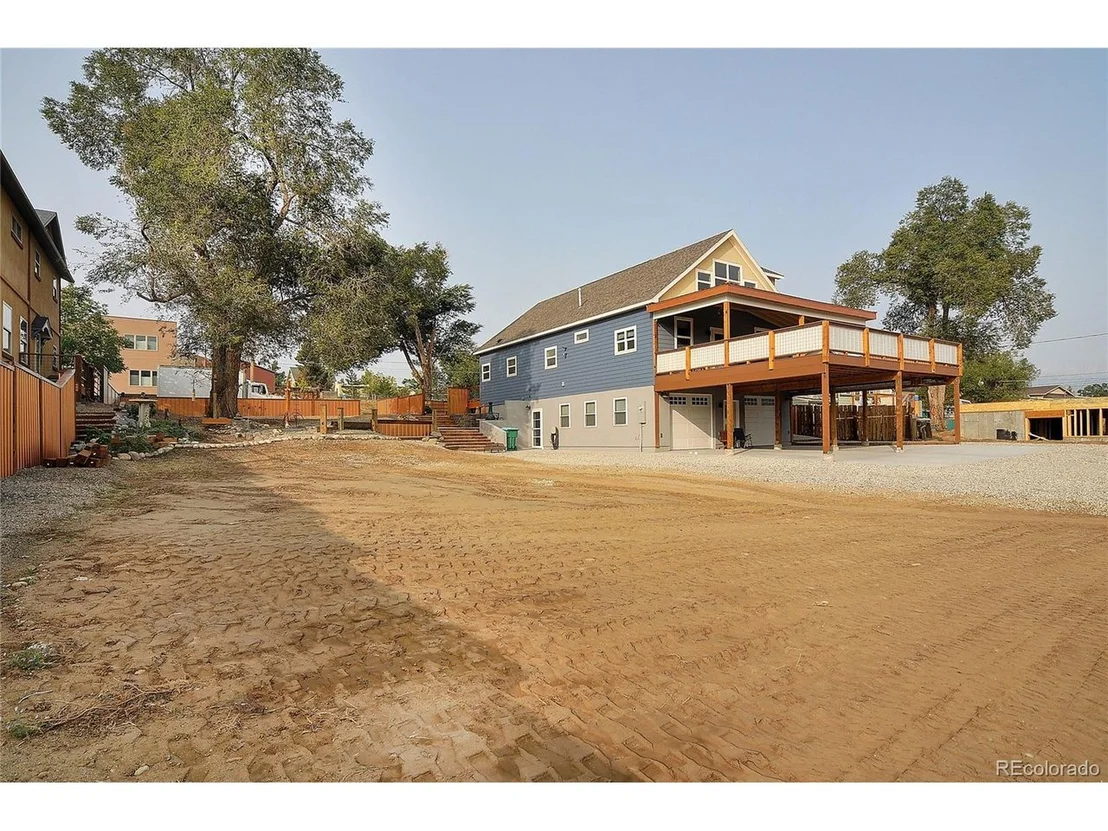 Photo of 730 W 3rd St