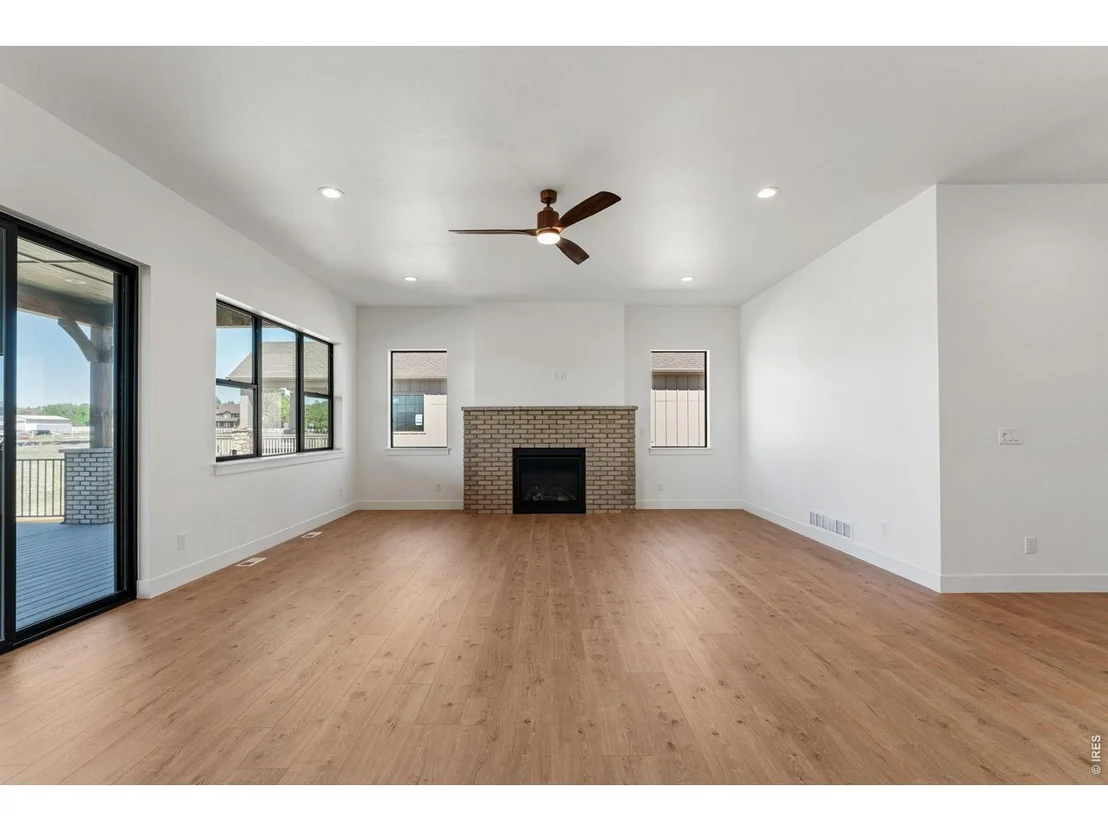 Photo of 832 Clydesdale Dr