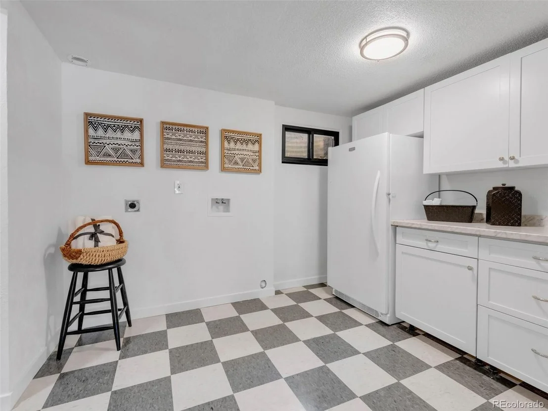 Photo of 1345 Overhill Rd