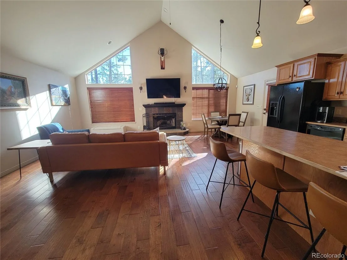 Photo of 370 Hillside Dr