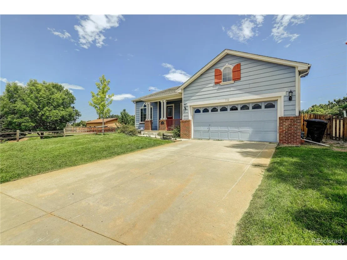 Photo of 732 Bluegrass Dr