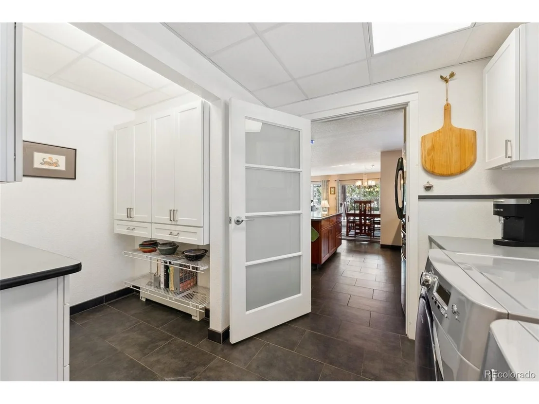 Photo of 831 Crescent Dr