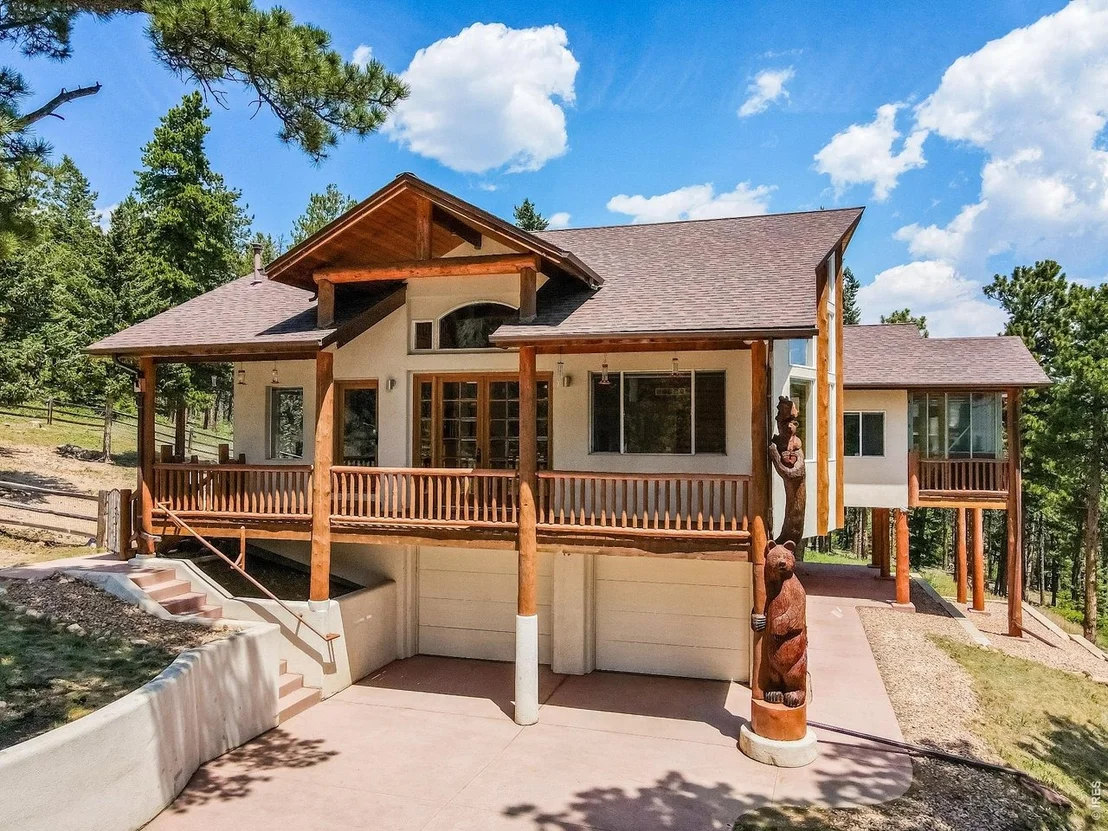 Photo of 221 Rockledge Cir