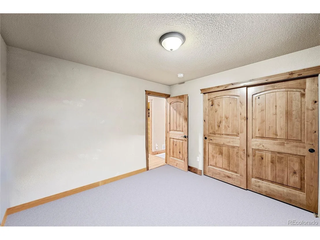 Photo of 855 Gregory Cir