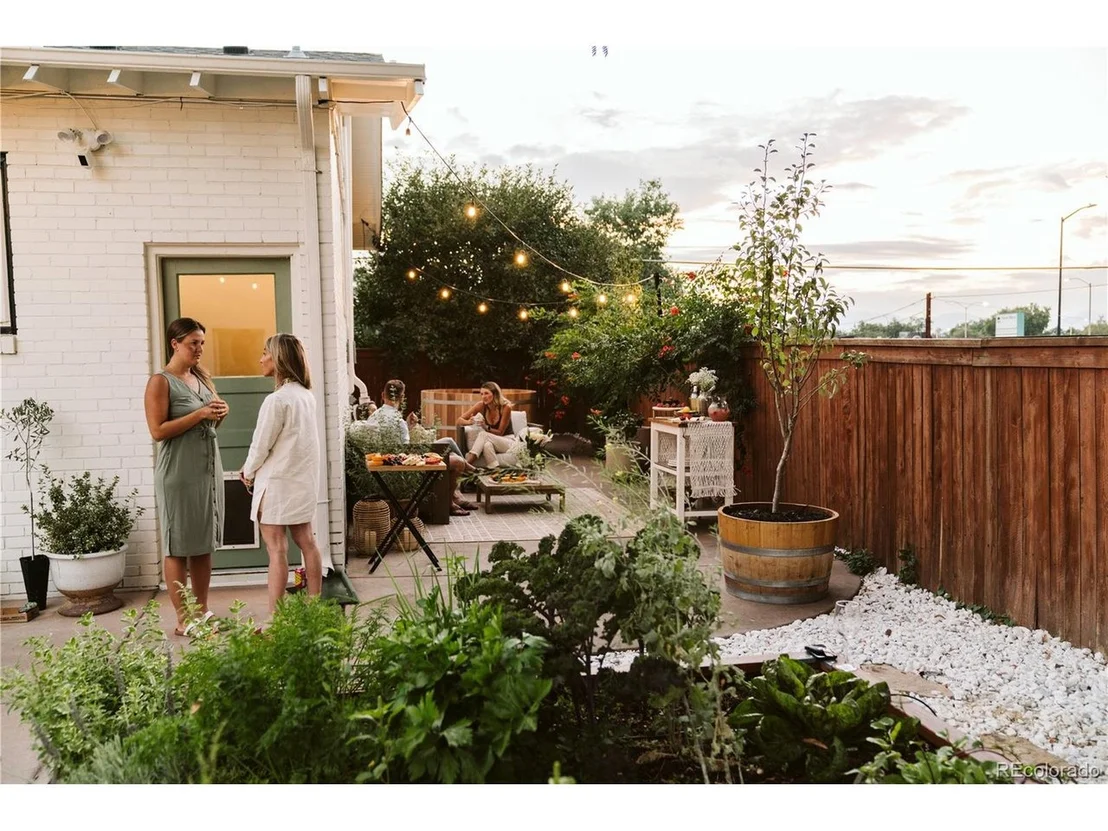 Photo of 4212 Lowell Blvd