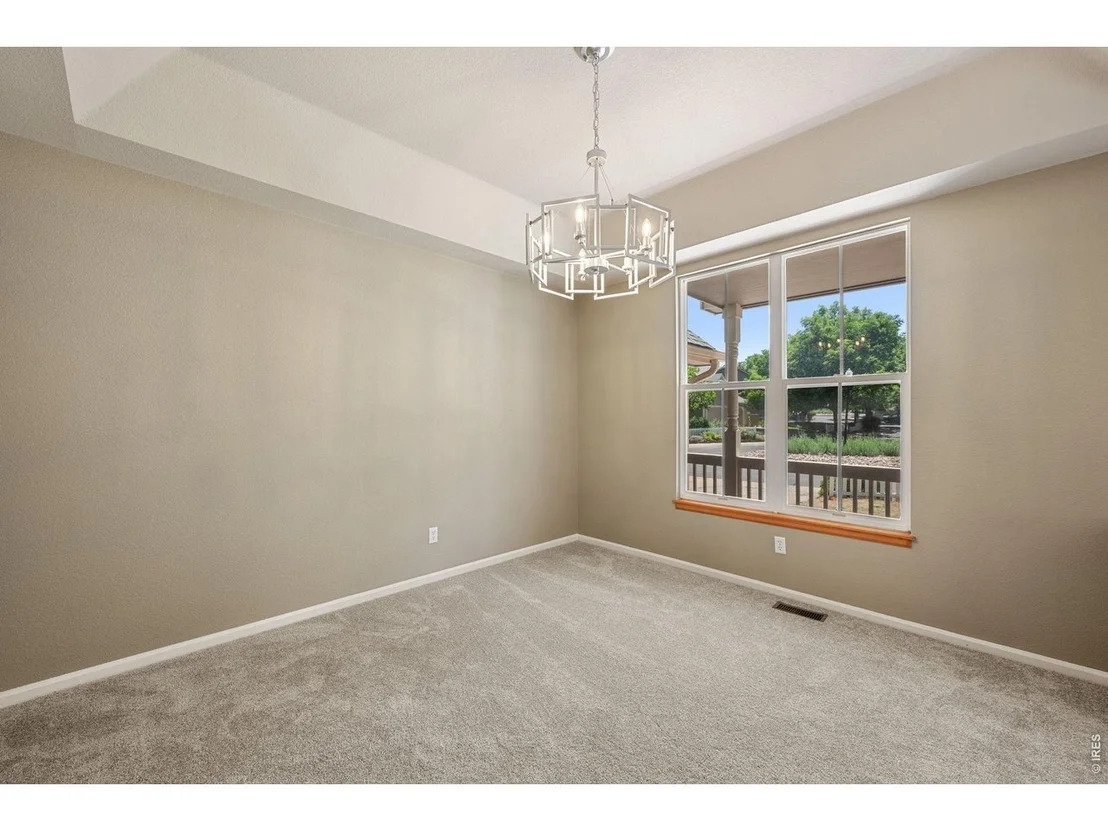 Photo of 339 Lodgewood Pt