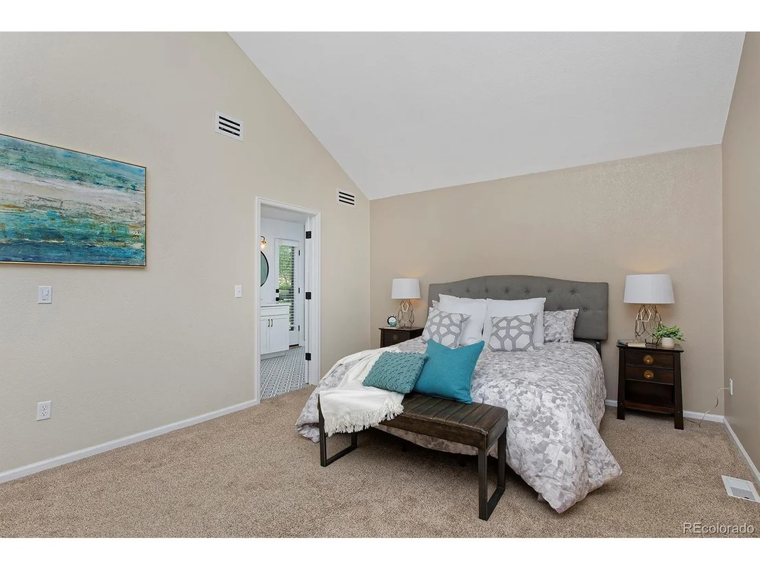 Photo of 1175 Oakhurst Dr
