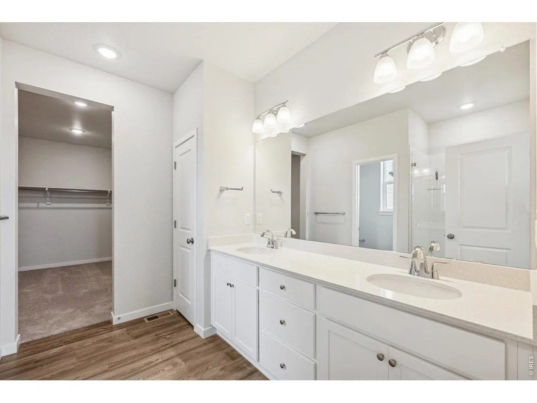 Photo of 815 Kettlepond Way