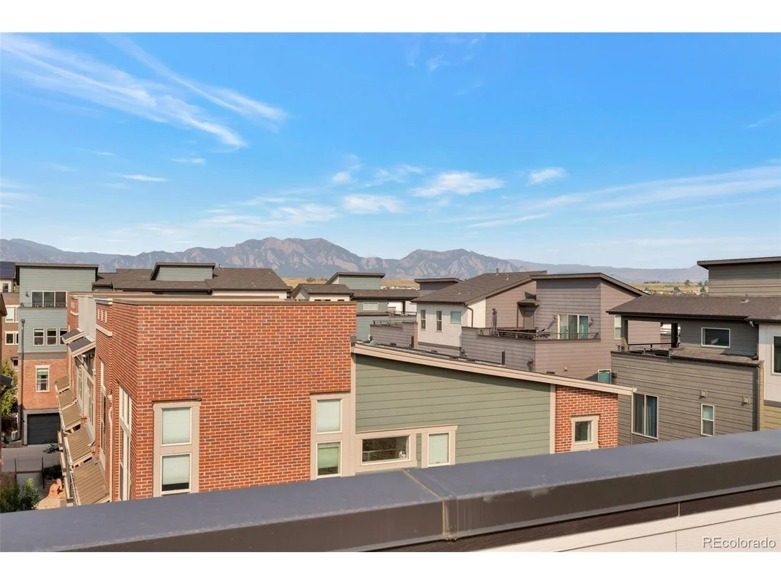 Photo of 410 Superior Dr