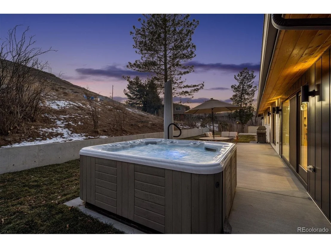 Photo of 14800 Foothill Rd
