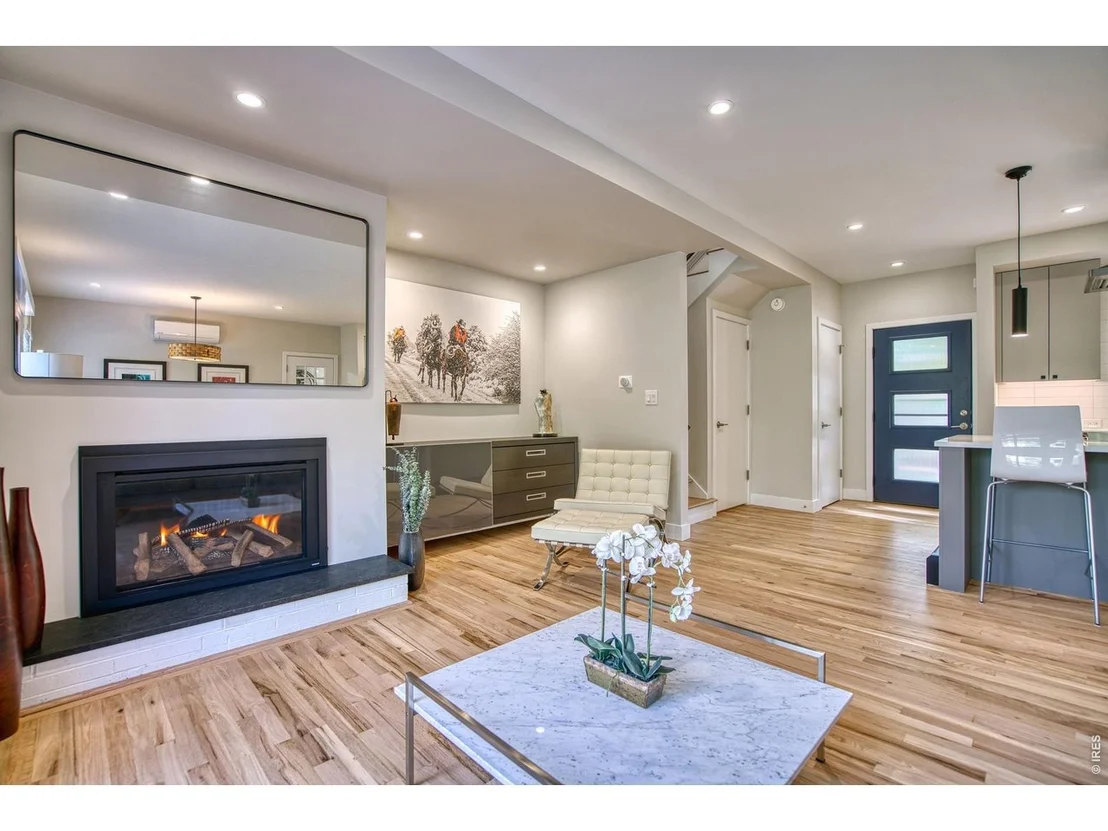 Photo of 375 Bates Ave