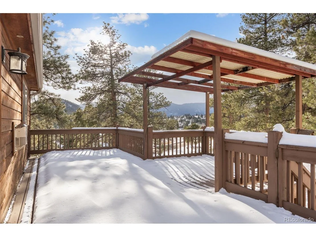 Photo of 377 Deer Trail Dr