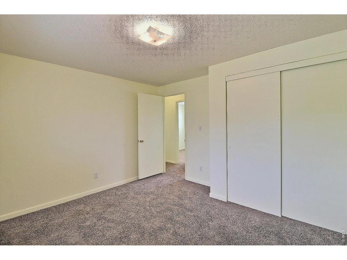 Photo of 3011 Lakeside Dr