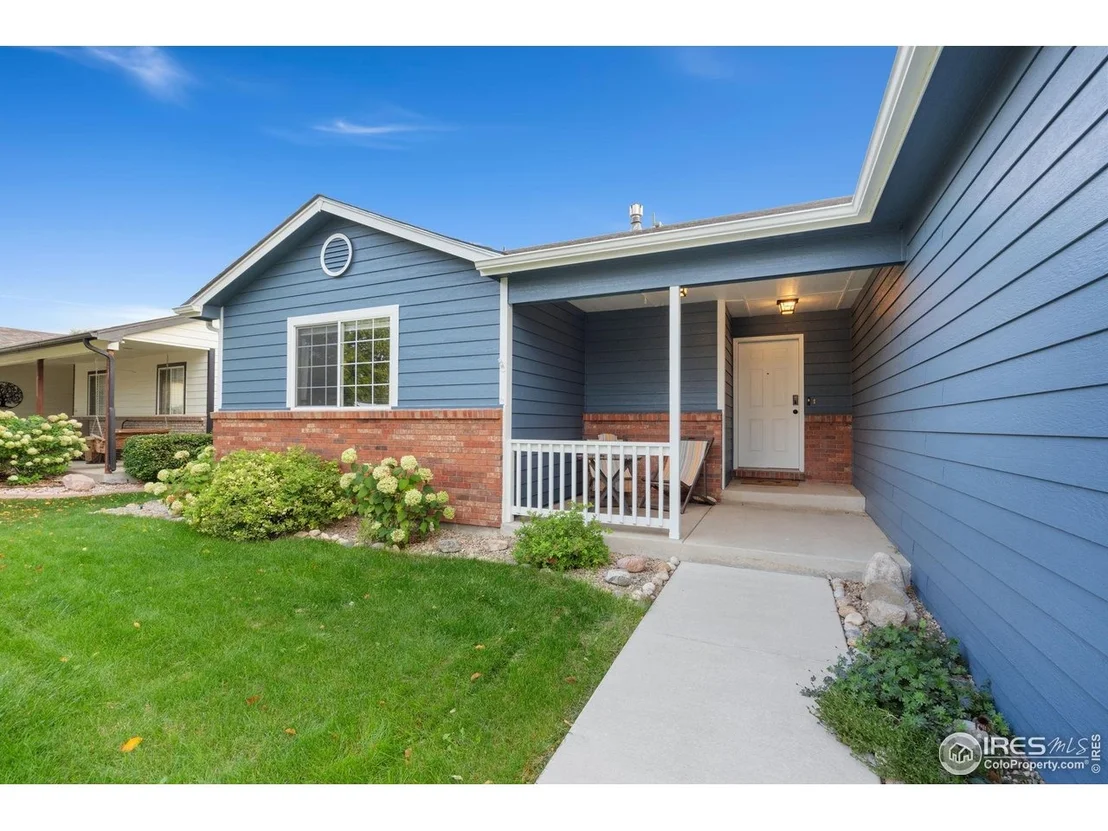 Photo of 305 Amber Dr