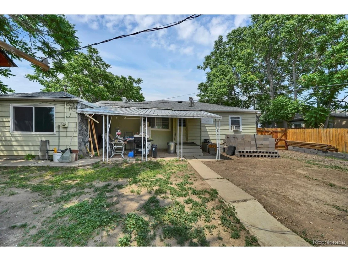Photo of 2180 Hoyt Dr