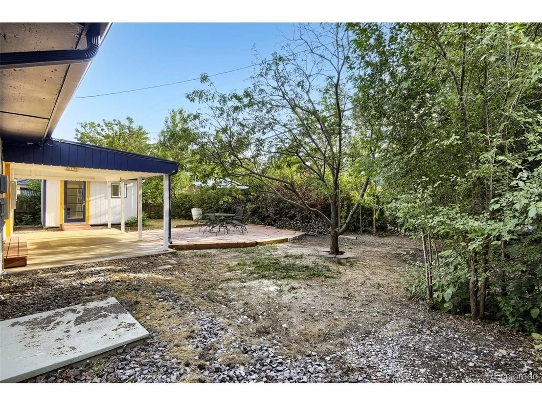 Photo of 6077 Flower St