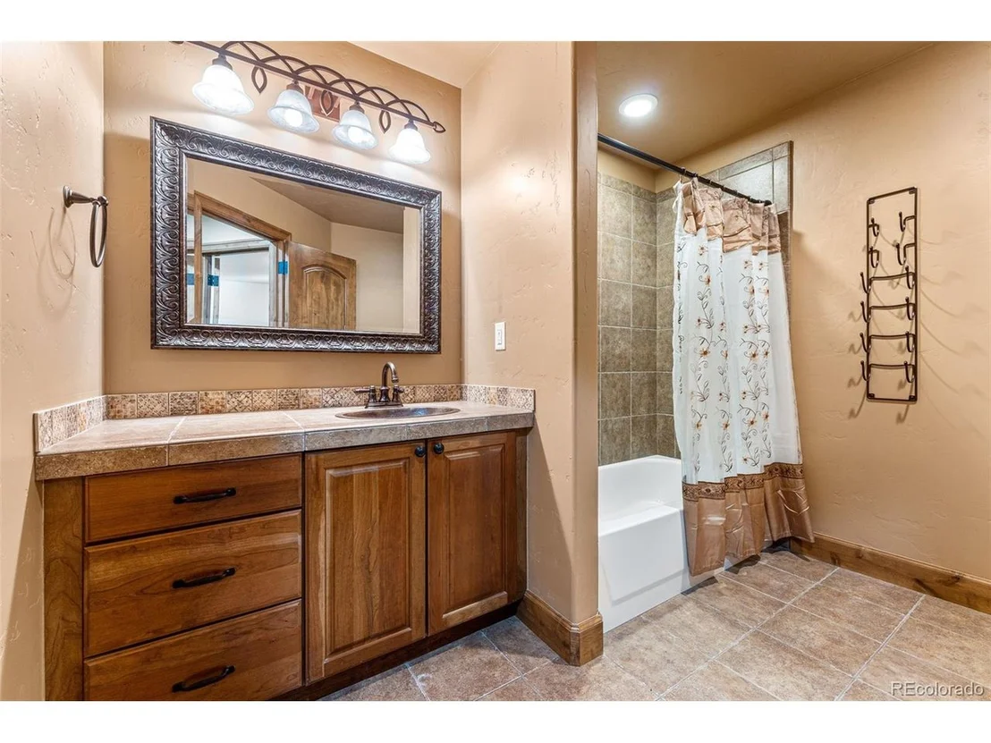 Photo of 2392 Saddleback Dr