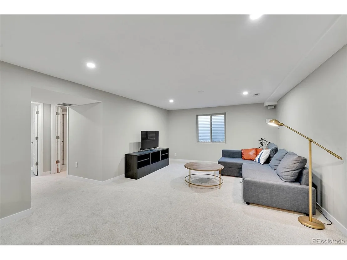 Photo of 9749 Meade Cir