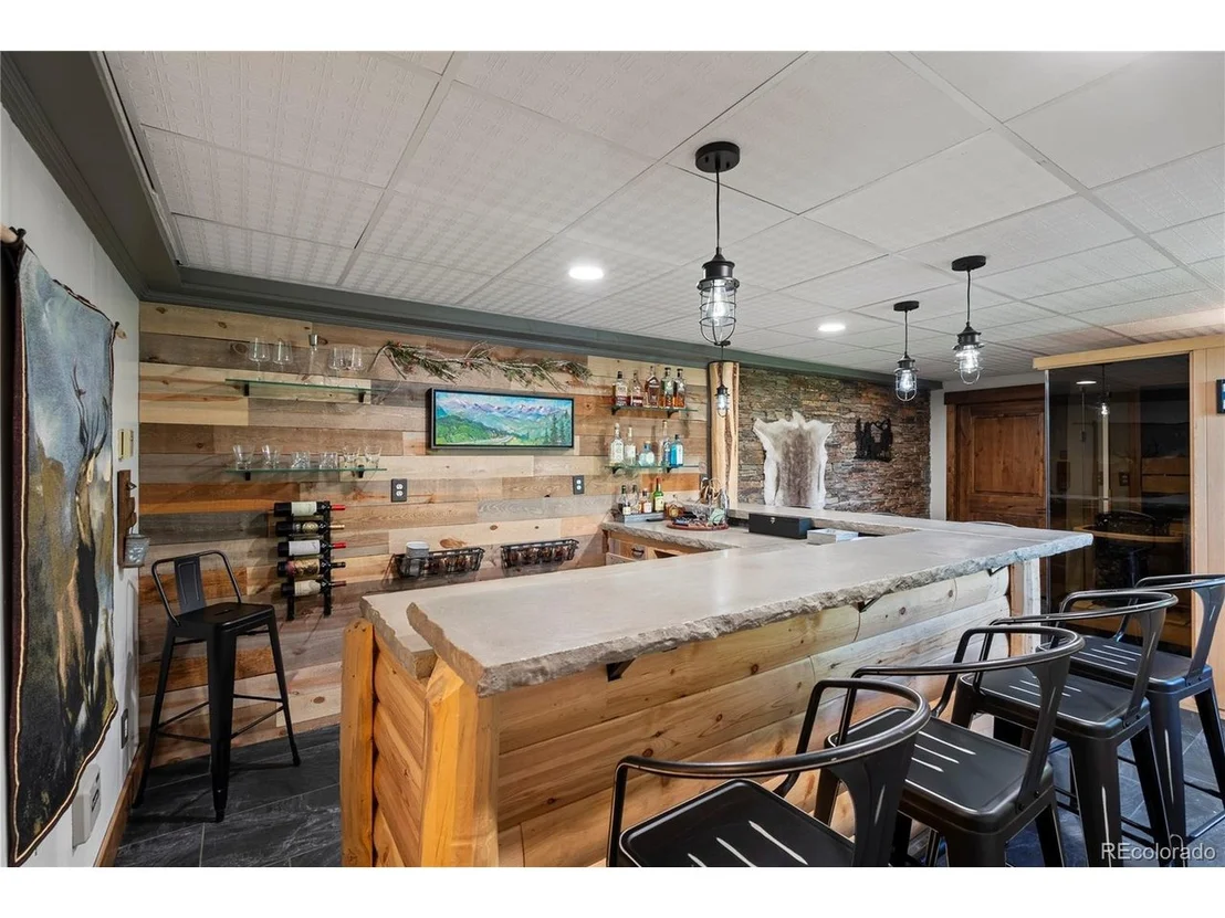 Photo of 1194 Snyder Mountain Rd