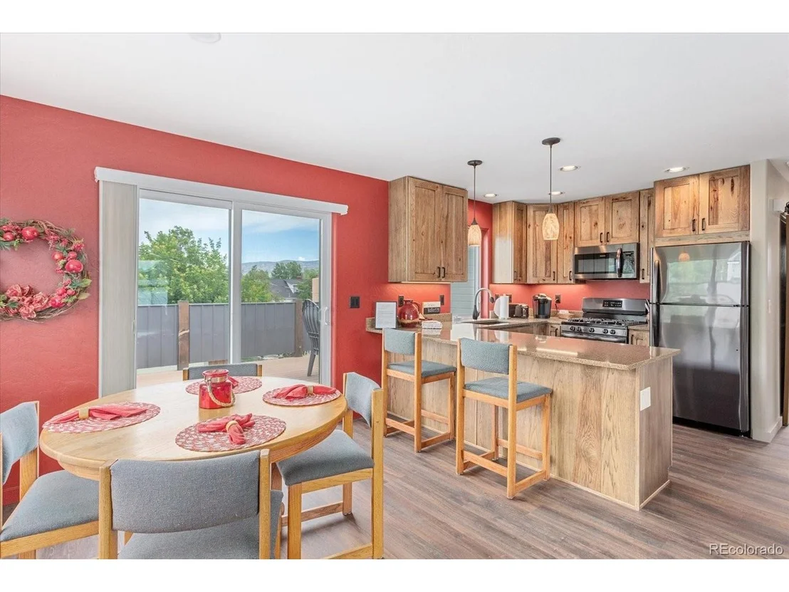 Photo of 539 W 2nd St