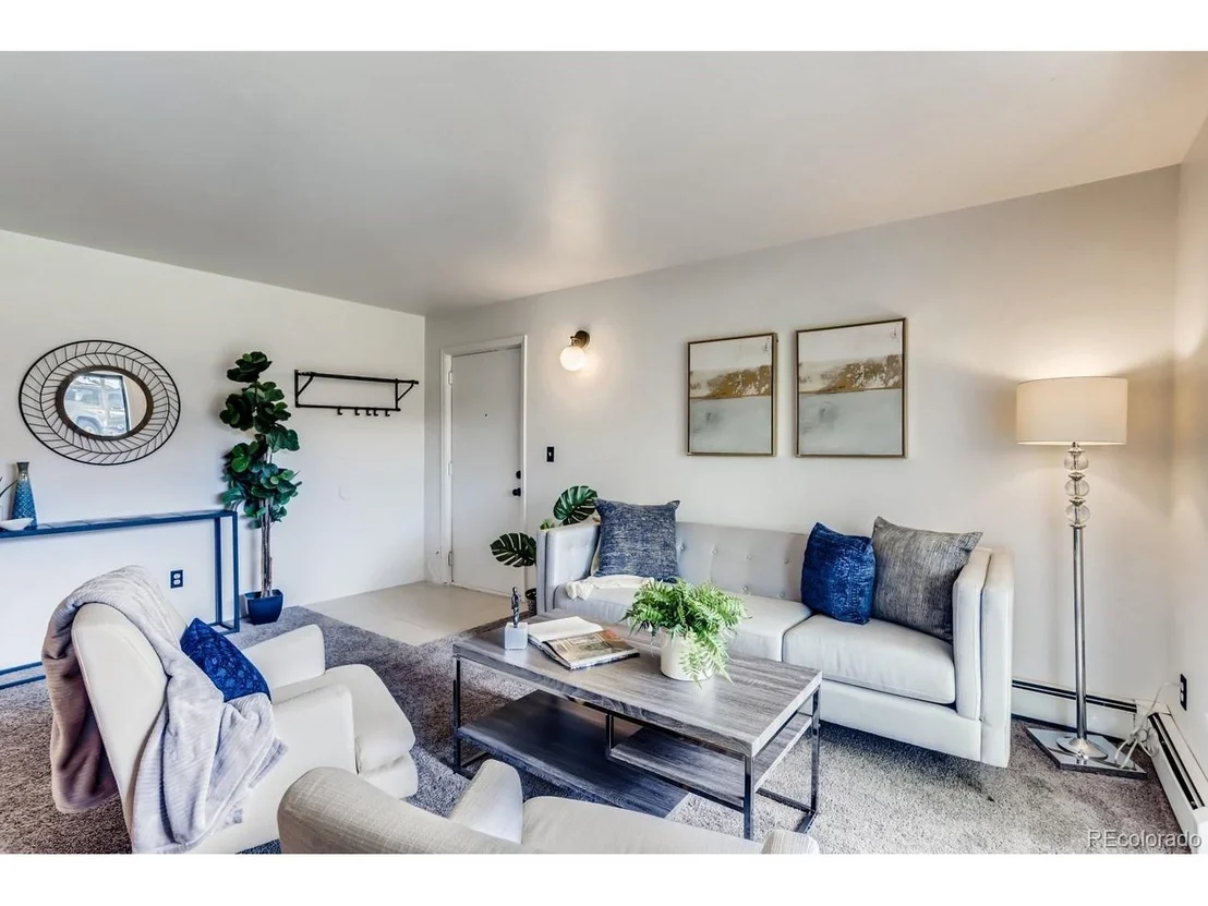 Photo of Unit 113 at 625 Manhattan Pl