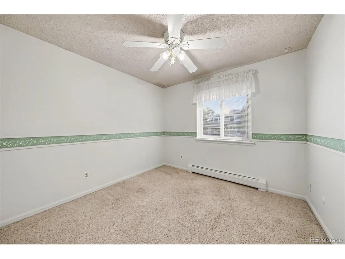Photo of 327 Maple Dr