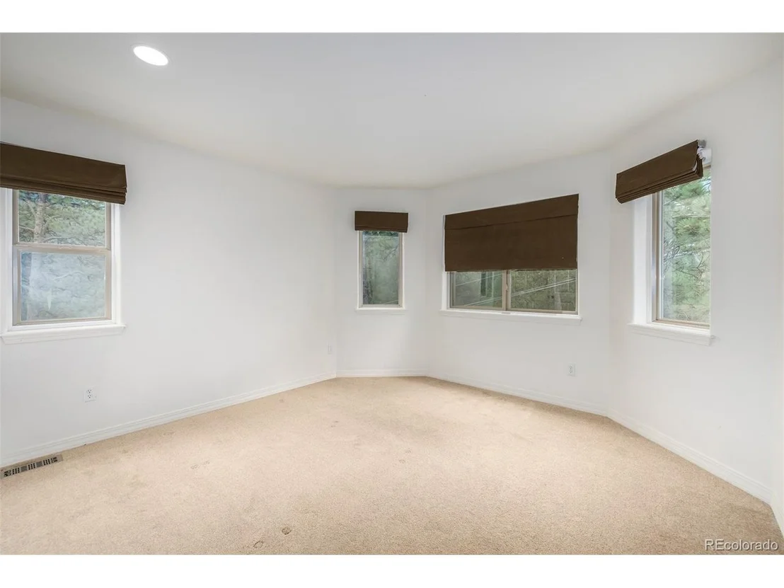 Photo of 6955 Sprucedale Park Way