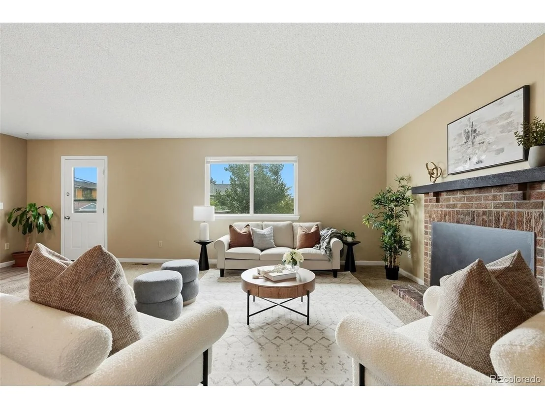 Photo of 1060 Downing Way