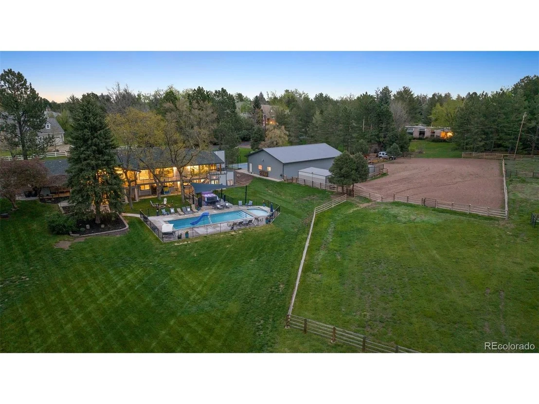 Photo of 620 Front Range Rd