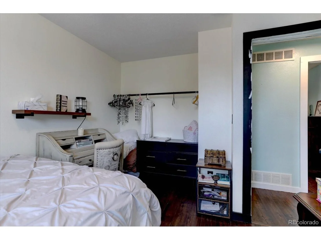 Photo of 8370 Sandreed Cir