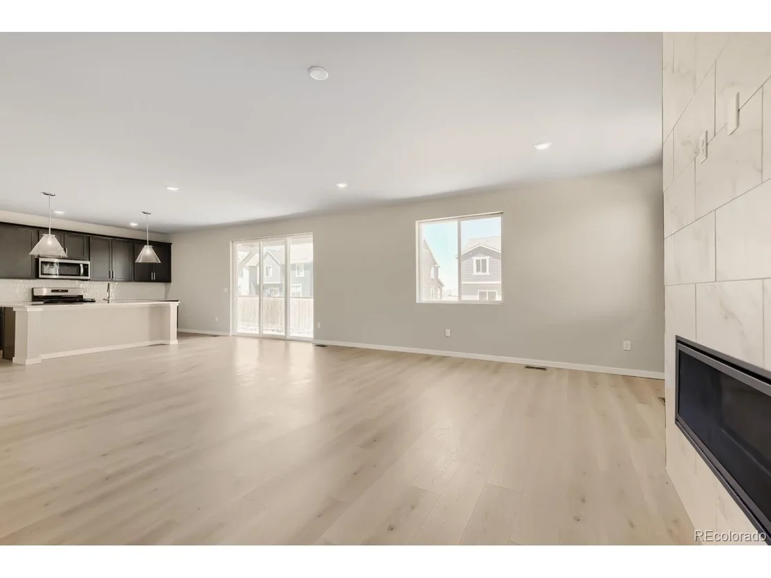 Photo of 46435 Heritage Ave
