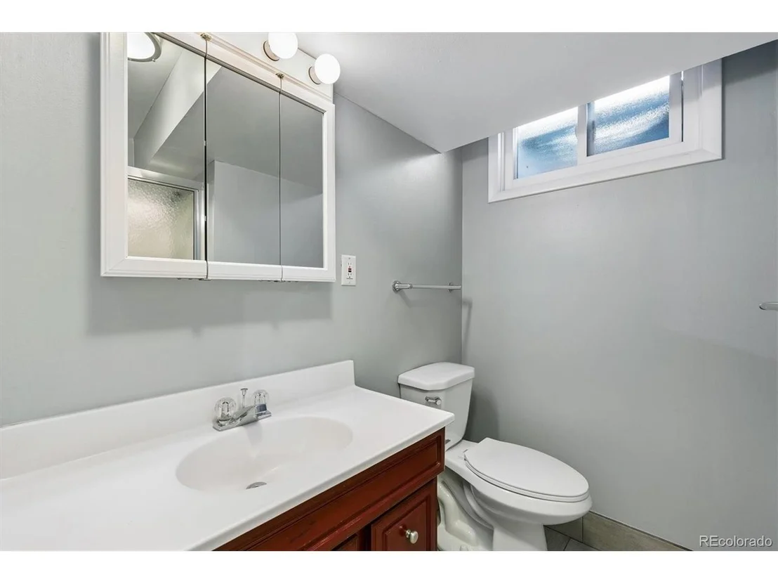 Photo of 2190 Jay St