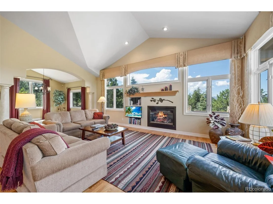 Photo of 17551 Colonial Park Dr