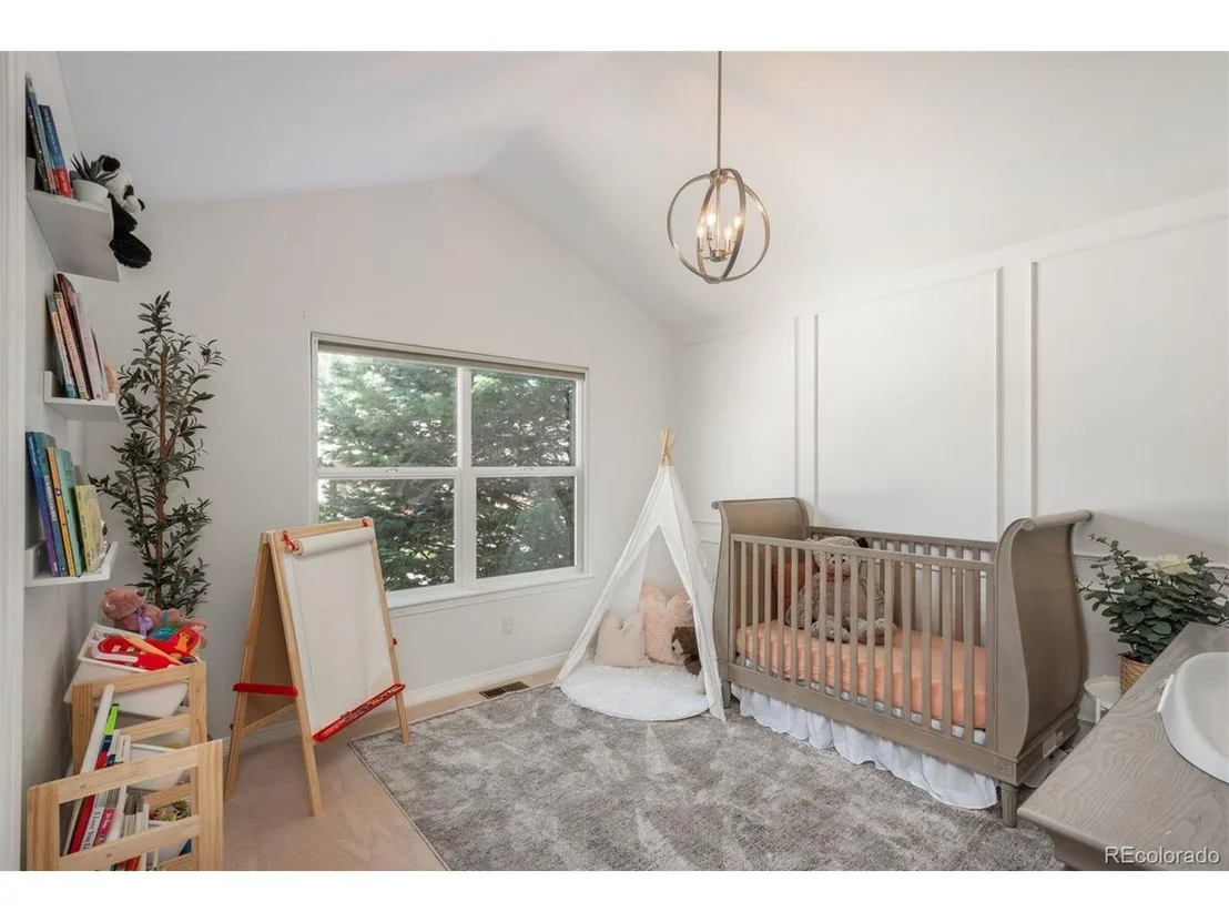 Photo of 1339 Castlepoint Cir