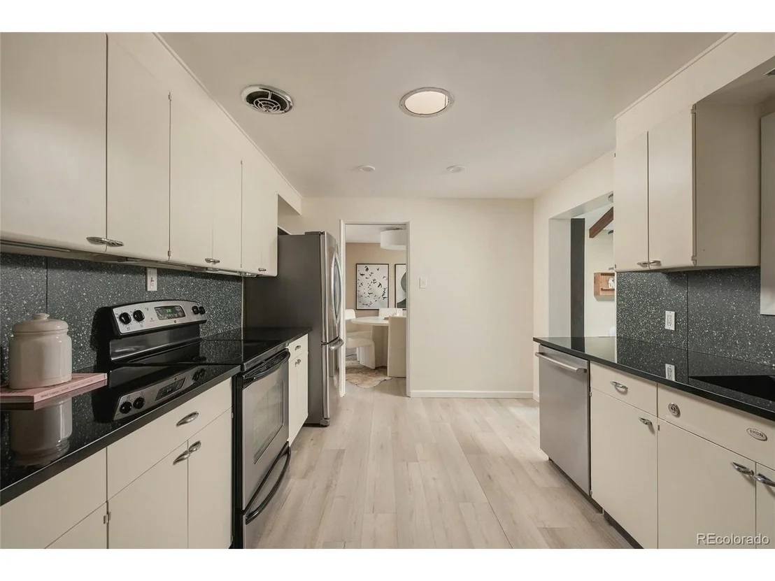 Photo of 4050 Field Dr