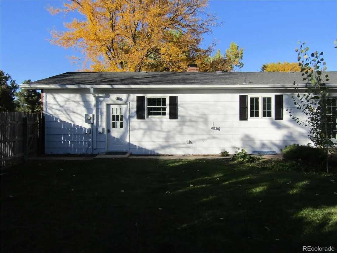 Photo of 2320 E Emerson