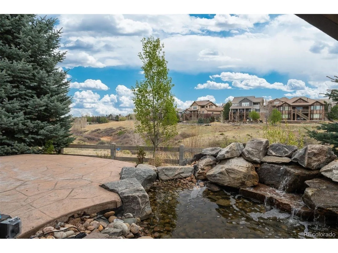 Photo of 479 Maplehurst Dr