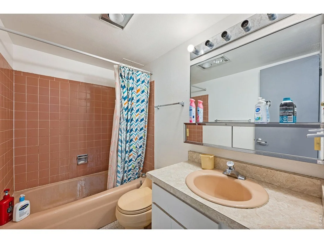 Photo of Unit 202 at 850 20th St