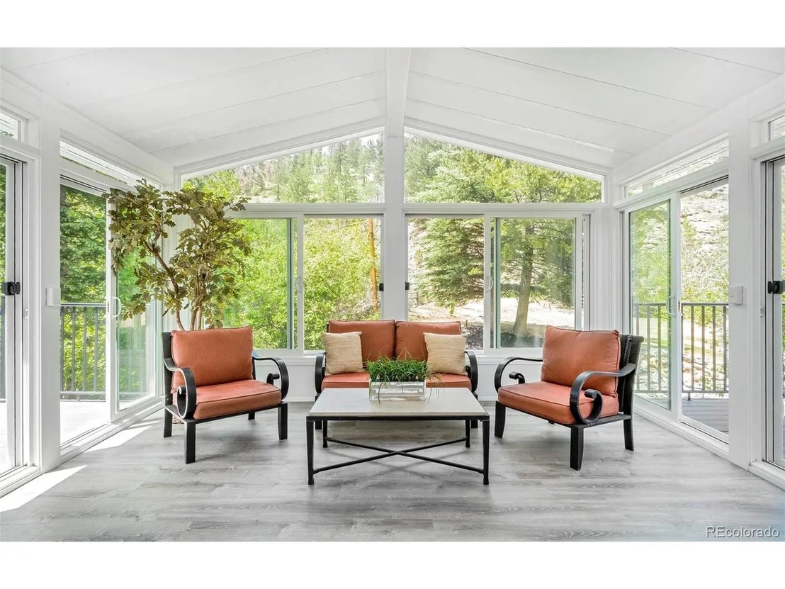 Photo of 1064 Apex Valley Rd