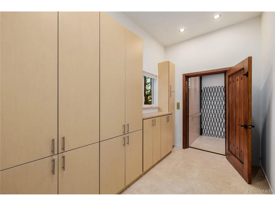 Photo of 1077 Carriage Hills Dr