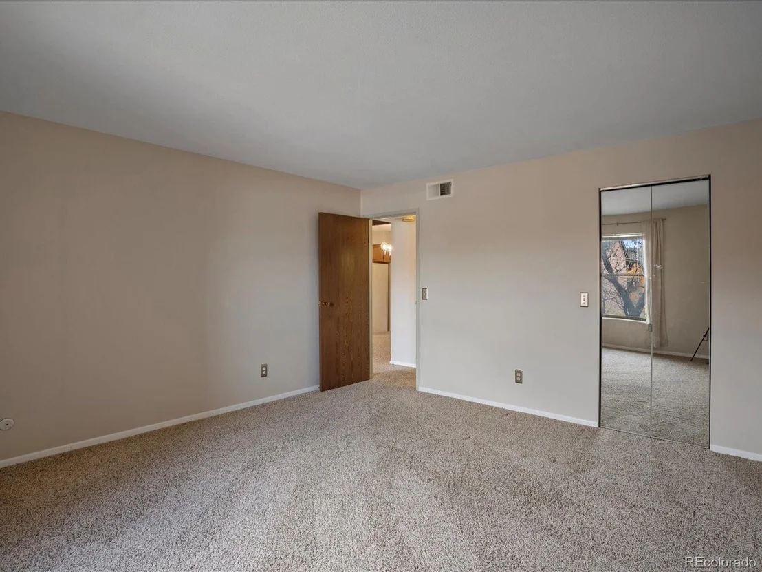 Photo of Unit 206 at 341 Wright St