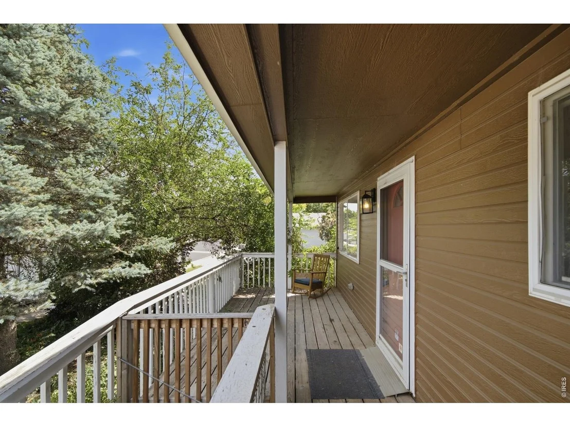 Photo of 347 Walnut Dr