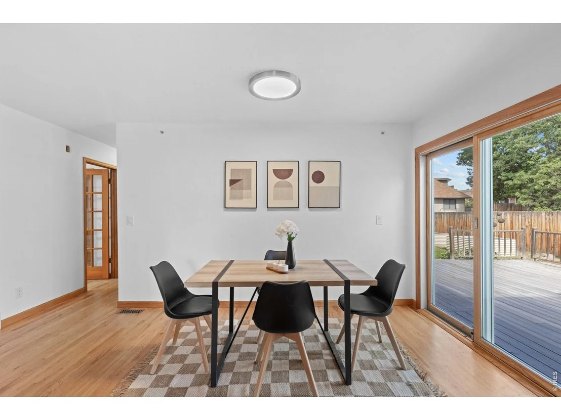 Photo of 1685 Geneva Cir