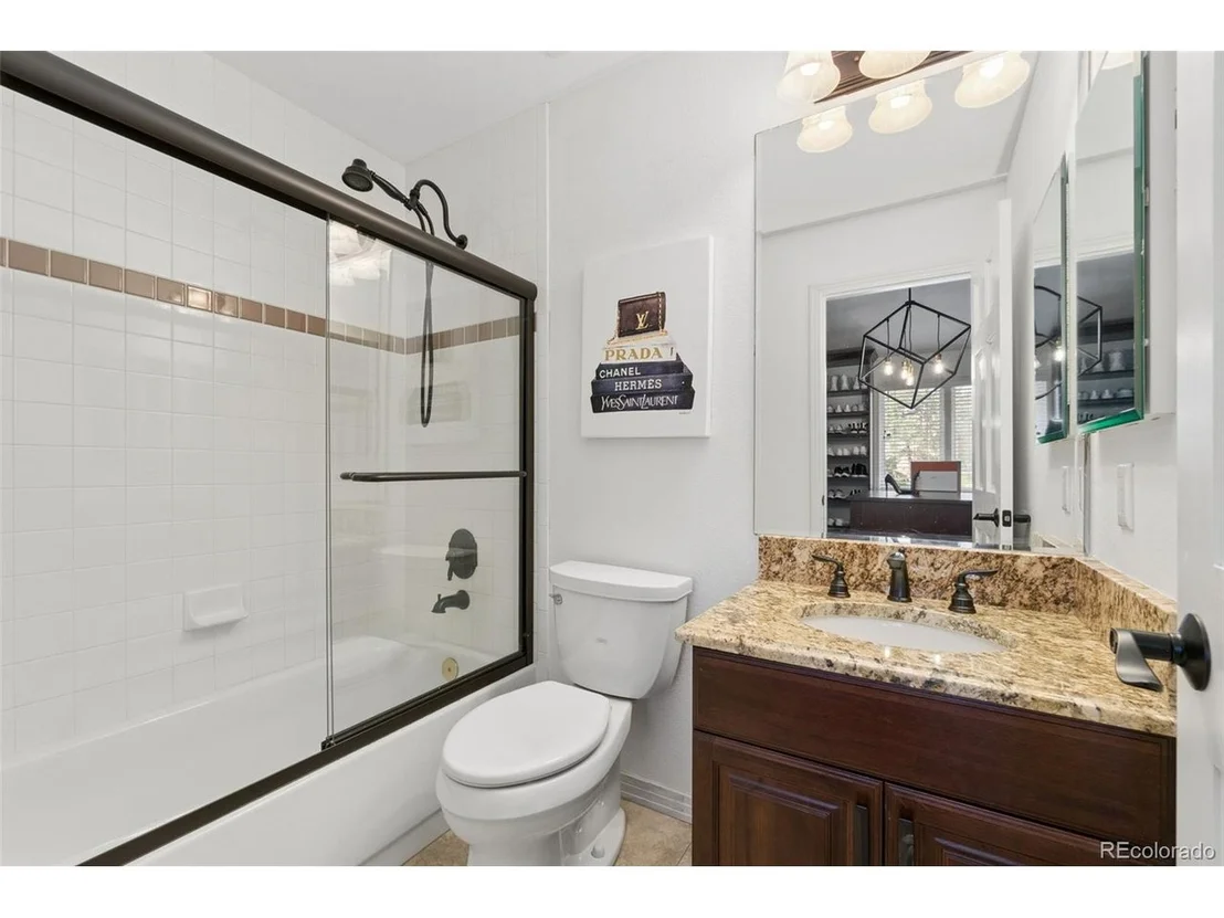 Photo of 8571 Colonial Dr