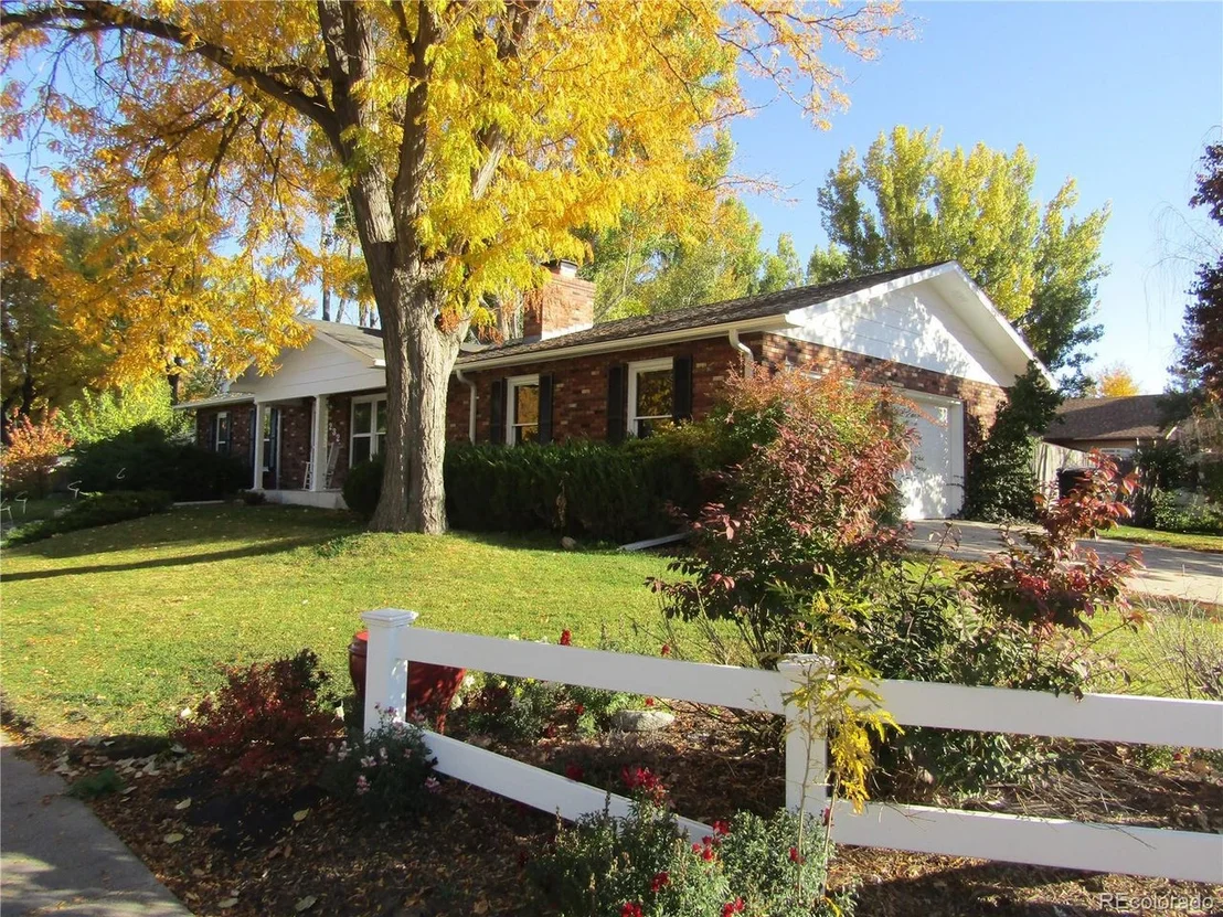 Photo of 2320 E Emerson